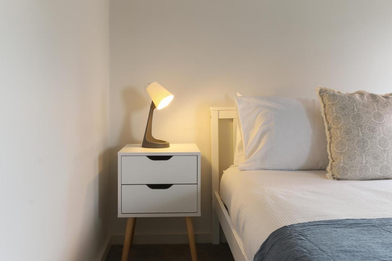 Modern 2-Bed Apartment, Free Parking, City Centre, Netflix & Pet Friendly - Hosted By Stay Host Save Sheffield Exterior foto